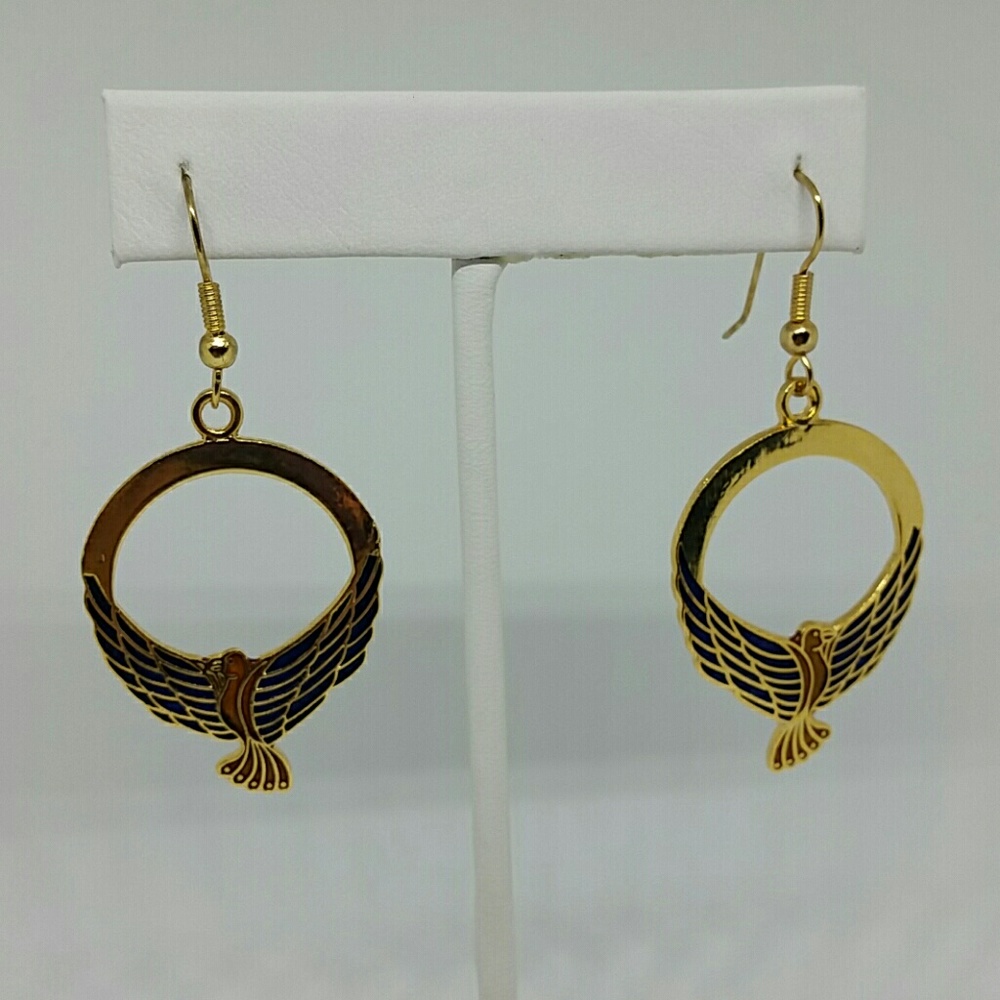 😍Nwot Tribal Dove Earrings
